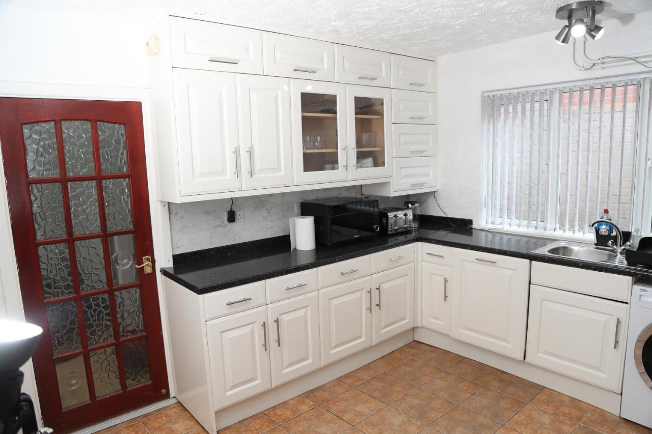 Cosy 3-Bed Bungalow Nec Airport Close To Amenities Birmingam Exterior foto